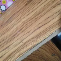 میز چوبی و صندلی