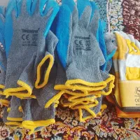 دستکش کار و لباس کار و زانو لوله