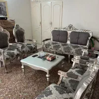مبل سلطنتی به همراه میز ناهارخوری