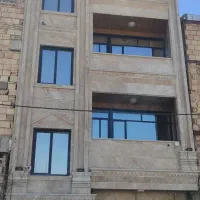 ساختمان سه طبقه