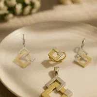 طلا نیم ست در حد نو بدون اجرت|جواهرات|بندرعباس, |دیوار