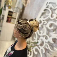 شنیون ومیکاپ باتخفیف ۷۰ درصدی ۴۰۰ تومن هردوباهم