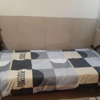 تخت خواب ۱ نفره فلزی و میز آرایش ایستاده