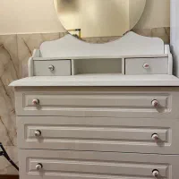 میزلوازم ارایش و کتابخانه دراور