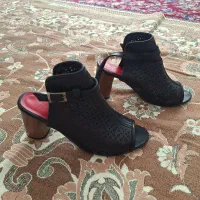 بسیار تمیز و سالم قیمت ۷۰۰ تومن سایز ۳۸