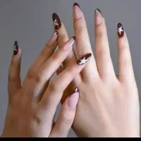 استخدام ناخن کار .مژه کار