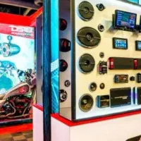 تصویری مانیتور ماشین رانا تزئینات فابریک خودرو چکی|قطعات یدکی و لوازم جانبی|شیراز, ریاستی|دیوار