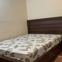 تخت دو‌نفره