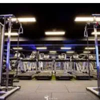 کارگر بوفه باشگاه بدنسازی