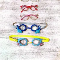 عینک آفتابی و شنا