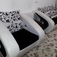 مبل تمیز و کاملا سالم