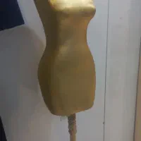 سه عدد مانکن پایه چوبی