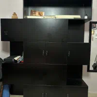 کتابخانه و کمد