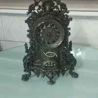 ساعت رومیزی قدیمی مناسب برای عتیقه پسندان