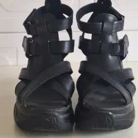 کفس تابستانی پاشنه همکف شماره ۳۷