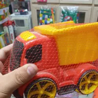 تعدادی از اسباب بازی فقط۵۰ و ۱۰۰هزار