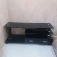 میز تلوزیون سالم وشیشه های زخیم ۸۰۰