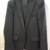 لباس نو ودر حدنو|لباس|فردیس, نگارستان|دیوار