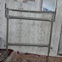 یک عدد دار قالی جنس محکم وآهنی