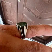 انگشتر نقره با نگین زمرد اصل