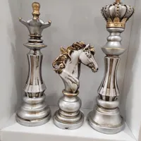 مجسمه شیک و نو