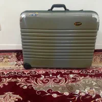 چمدون|کیف، کفش، کمربند|بابا حیدر, |دیوار