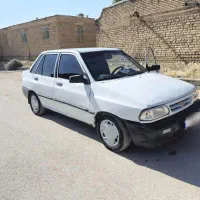 پراید سفید رنگ