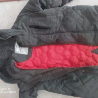 تعدادی لباس گرم بچه گانه در حد نو