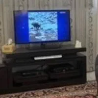 تلویزیون LED سامسونگ ۳۲ اینچ ومیز تلویزیون|تلویزیون و پروژکتور|شاهین‌شهر, مخابرات (شهید بهشتی)|دیوار