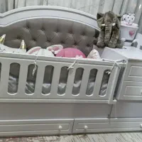 تخت و ویترین کودک