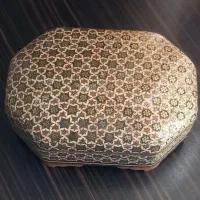 جعبه جواهرات لولادار ۸ ضلعی داخل مخمل خاتم کاری