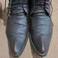 فروش دوجفت کفش کار کرده