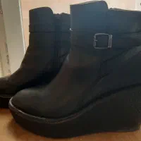 نیم بوت چرم مشکی ، لژدار زنانه|کیف، کفش، کمربند|تهران, مجیدآباد|دیوار