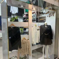 ویترین مغازه سالم و تمیز مناسب برای پوشاک و...|بوفه، ویترین، کنسول|شیروان (خراسان), |دیوار