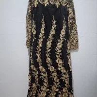 لباس مجلسی|لباس|بروجن, |دیوار