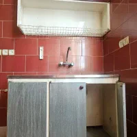 کابینت پایین و بالا گاروانیزه قدیمی و محکم