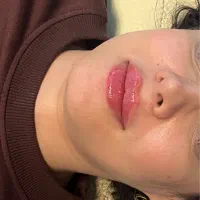 ژل لب روسی|خدمات آرایشگری و زیبایی|رشت, کاکتوس|دیوار