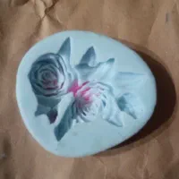 قالب سیلیکونی و رنگ و روان‌کننده بتون