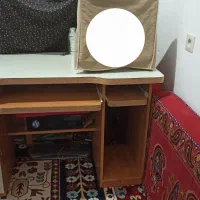 میز کامپیوتر صحیح وسالم