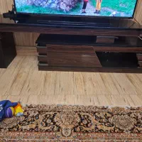 میز زیر تلویزیون