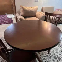 میز چوبی گرد با صندلی