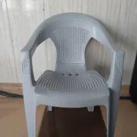 صندلی خاکستری