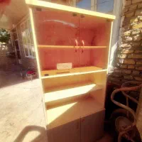 دو عدد میز اداری و یک عددصندلی و یک عدد کتابخانه