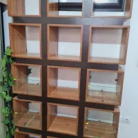 کتابخانه و استند