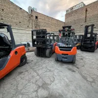 کمک نقاش اتومبیل