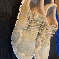 کتونی آن رانینگ