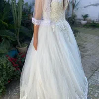 یک عدد لباس عروس فروش