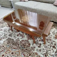 میز عسلی تمیز و سالم با شیشه