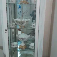 ویترین وچینی داخلش