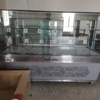 یخچال شیرینی و میز ویترینی